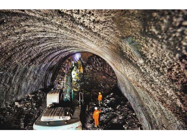 祝賀安博特隧道穩(wěn)壓器成功入駐重慶兩江隧道，為兩江隧道保價護航！